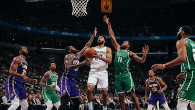 Lakers y Bucks chocan con bajas y presión